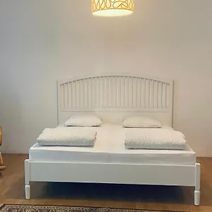 milos-apartment.vienna-besthotels.com/